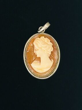 Vintage Hand Carved Shell Cameo Pendant – Roman Lady Profile – 800 Silver